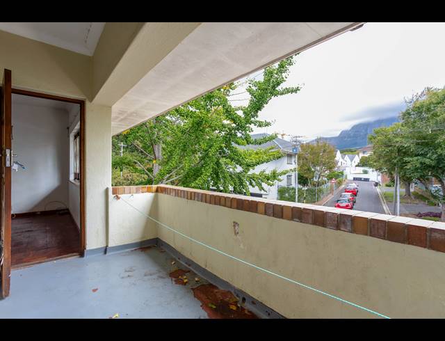 2 BEDROOM APARTMENT FOR SALE IN RONDEBOSCH